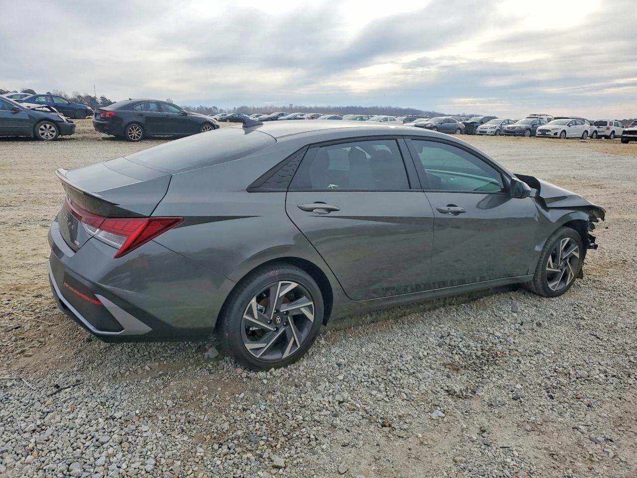 2025 HYUNDAI ELANTRA BLUE photo 3