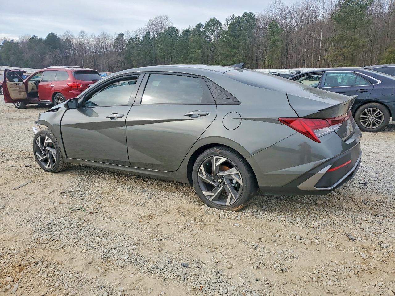 2025 HYUNDAI ELANTRA BLUE photo 2