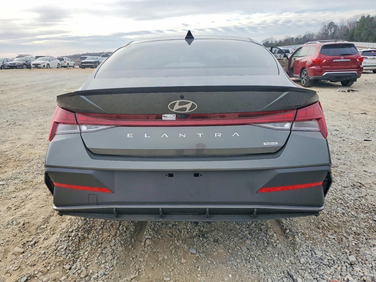 2025 HYUNDAI ELANTRA BLUE photo 6