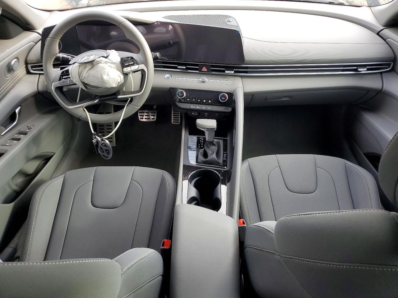 2025 HYUNDAI ELANTRA BLUE photo 8