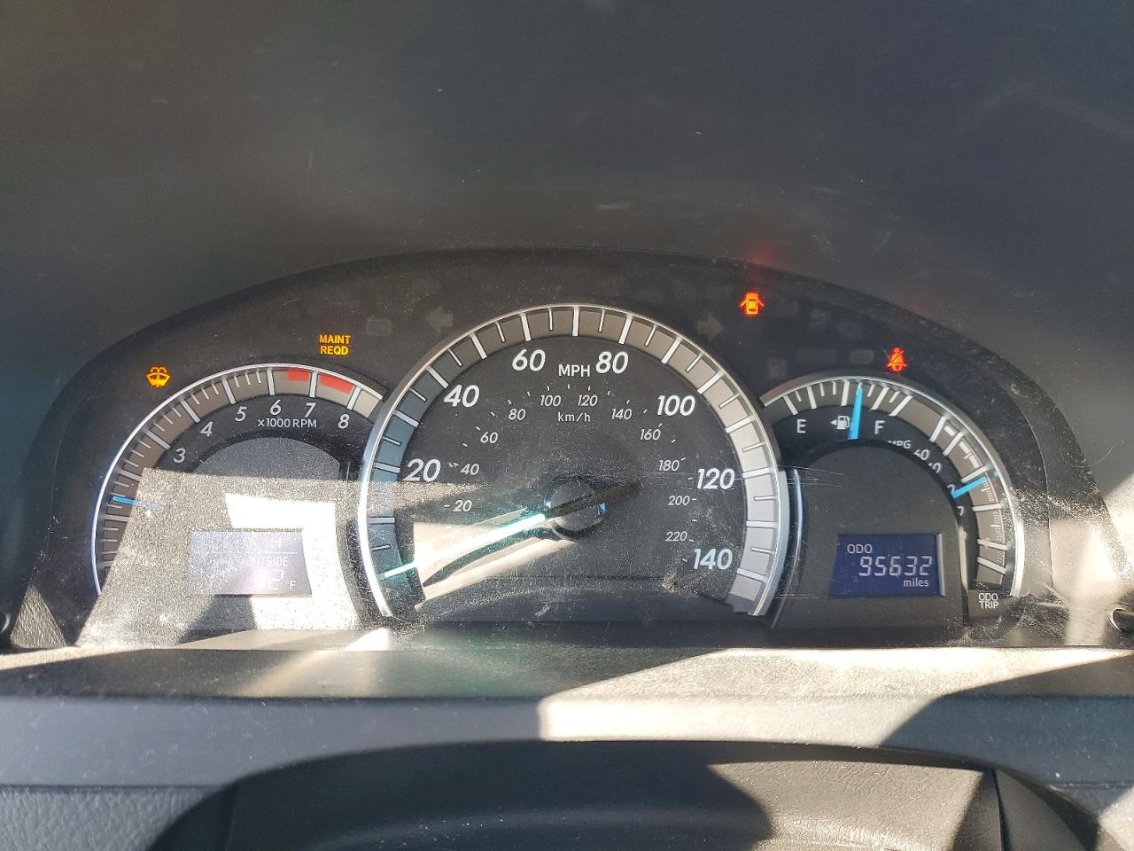 2014 TOYOTA CAMRY L photo 9