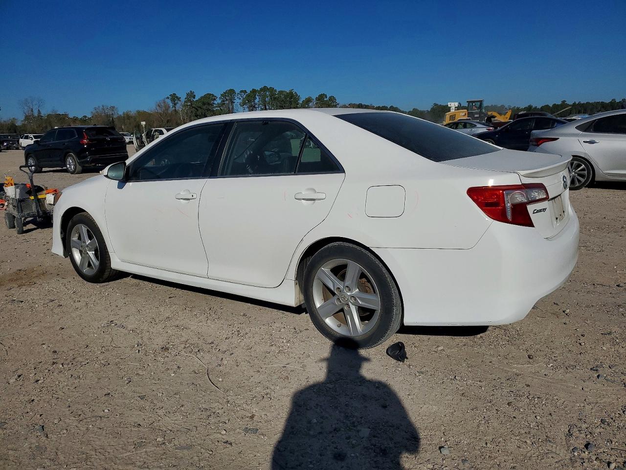 2014 TOYOTA CAMRY L photo 2