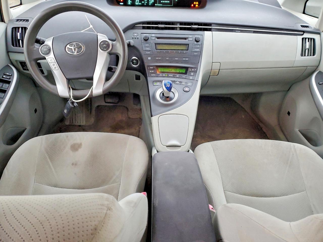 2011 TOYOTA PRIUS photo 8