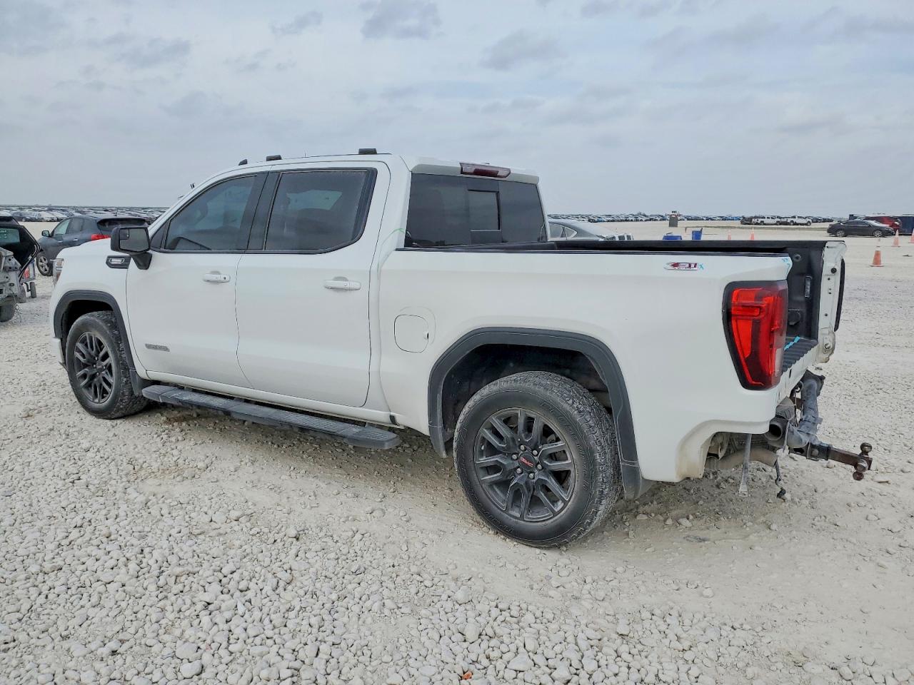 2020 GMC SIERRA K1500 ELEVATION photo 2