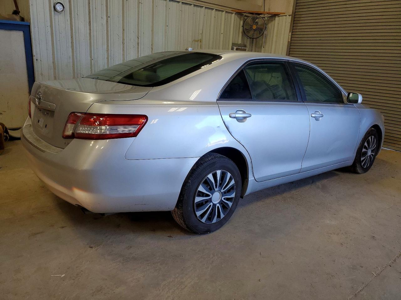 2010 TOYOTA CAMRY BASE photo 5
