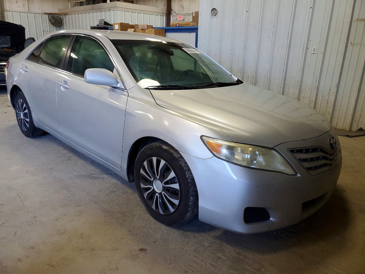 2010 TOYOTA CAMRY BASE photo 7