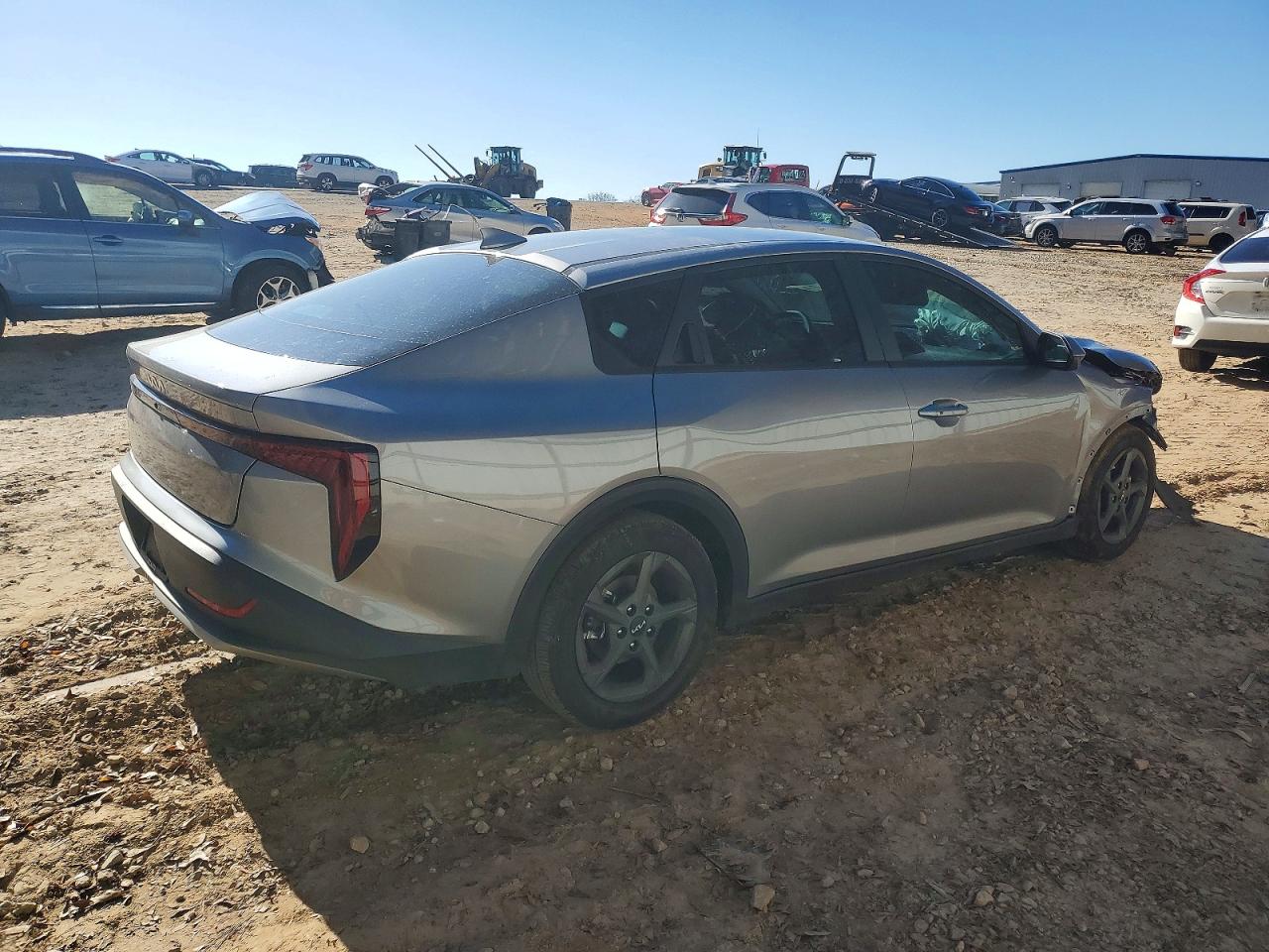 2025 KIA K4 LX photo 3