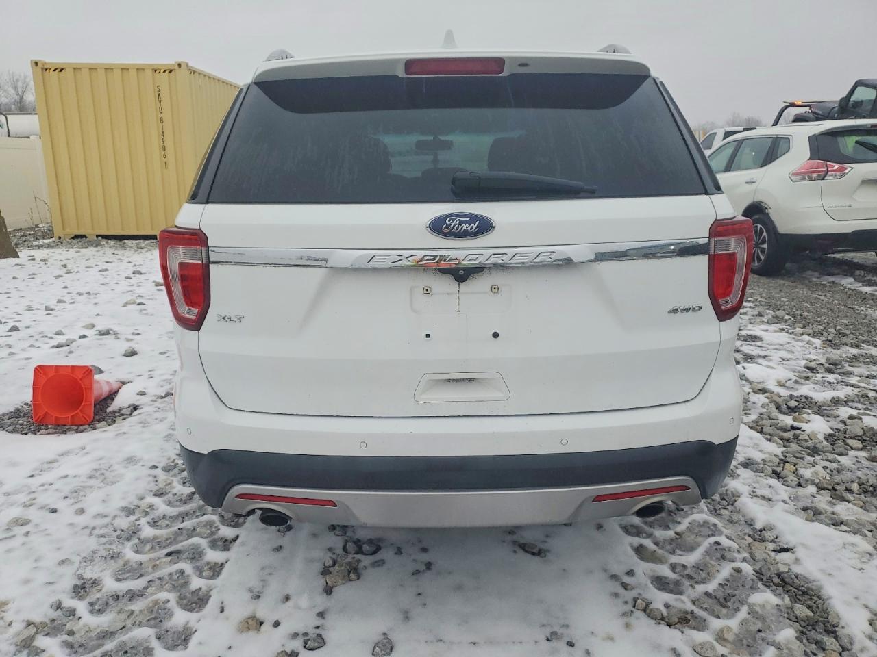 2016 FORD EXPLORER XLT photo 6