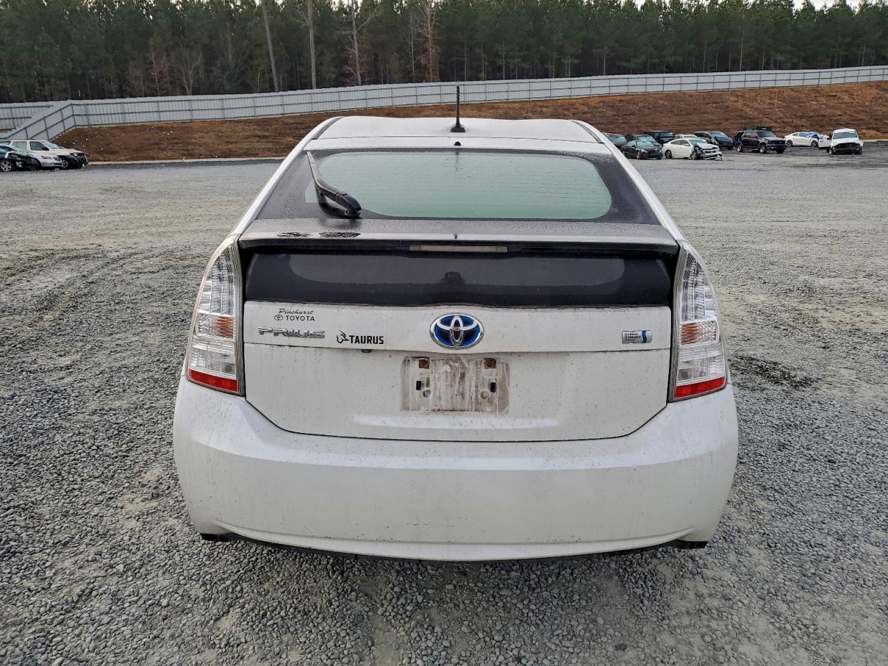 2011 TOYOTA PRIUS photo 6
