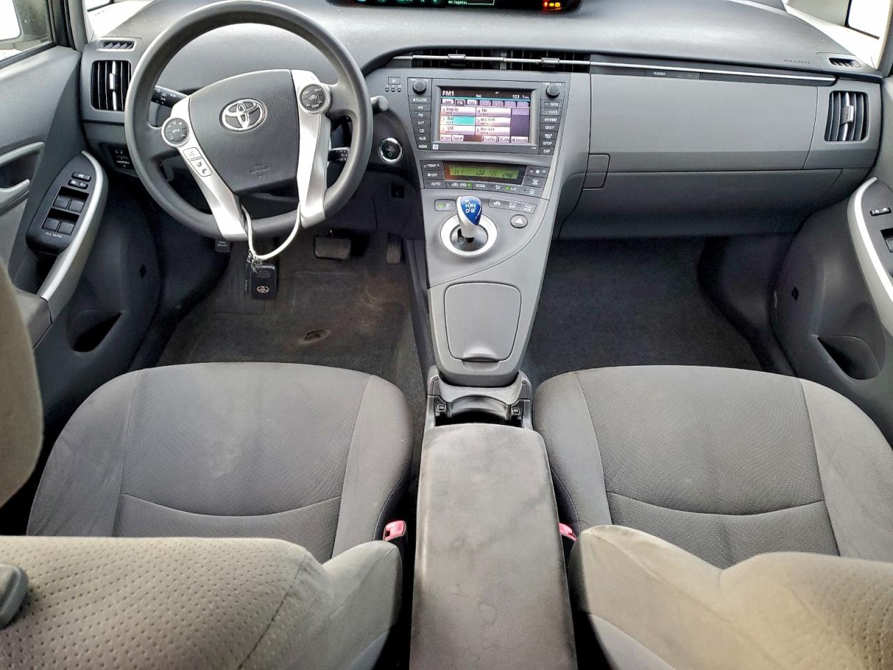 2011 TOYOTA PRIUS photo 8