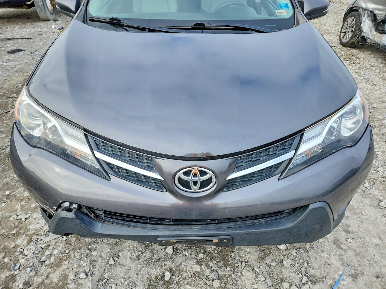 2015 TOYOTA RAV4 XLE photo 12