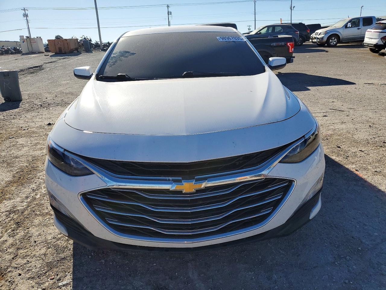 2022 CHEVROLET MALIBU LT photo 5
