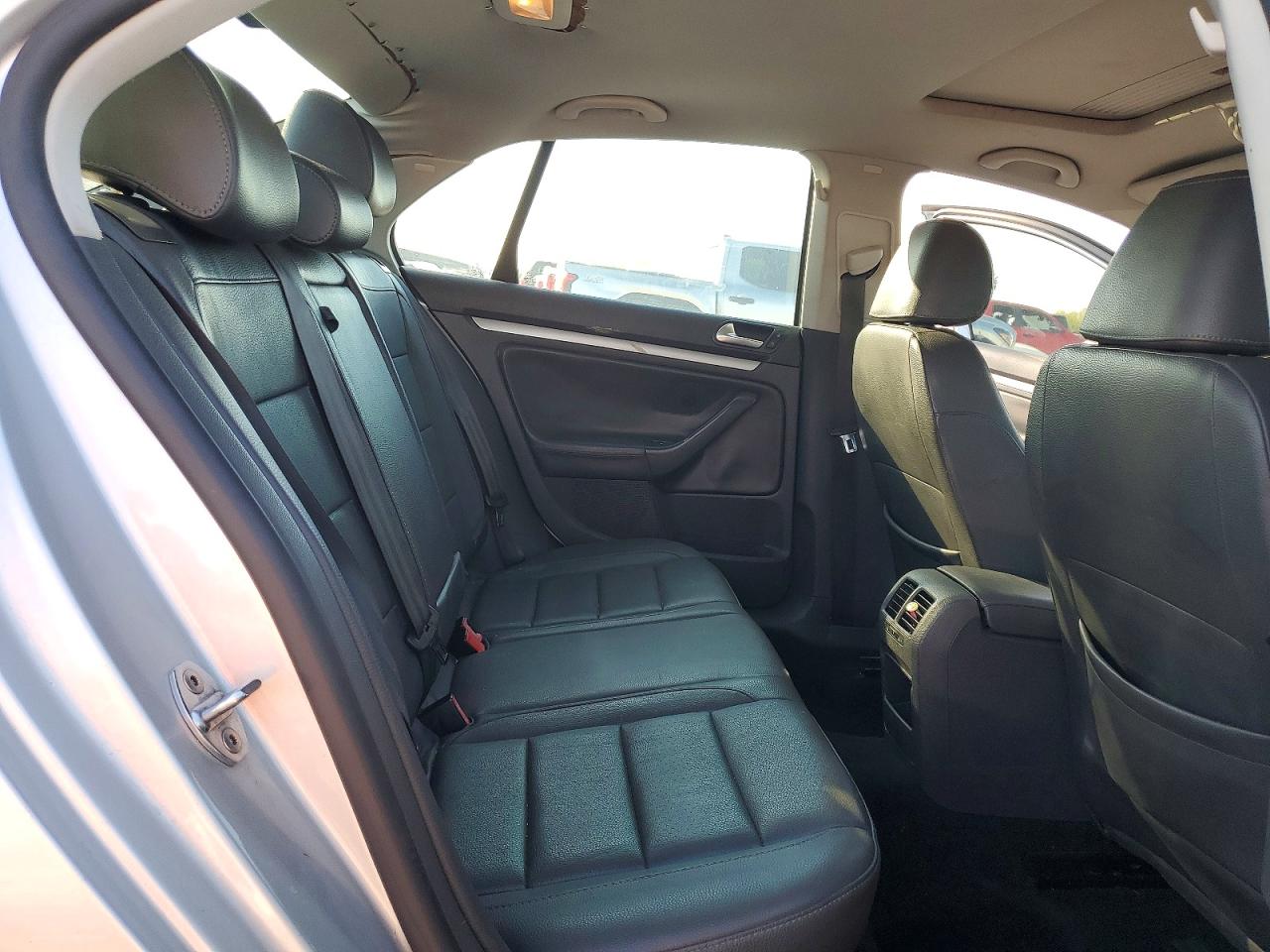 2008 VOLKSWAGEN JETTA SE photo 10