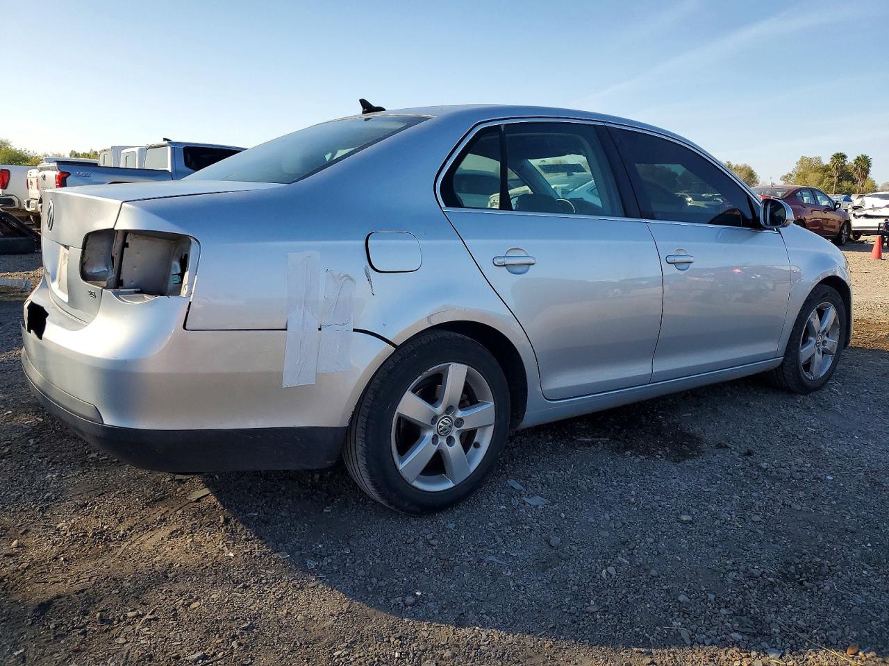 2008 VOLKSWAGEN JETTA SE photo 3