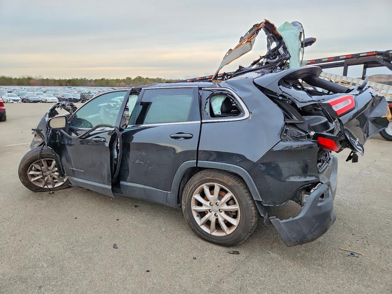 2015 JEEP CHEROKEE LIMITED photo 2