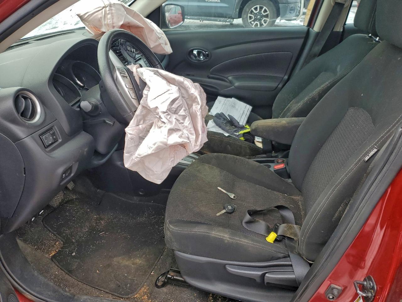 2018 NISSAN VERSA S photo 7