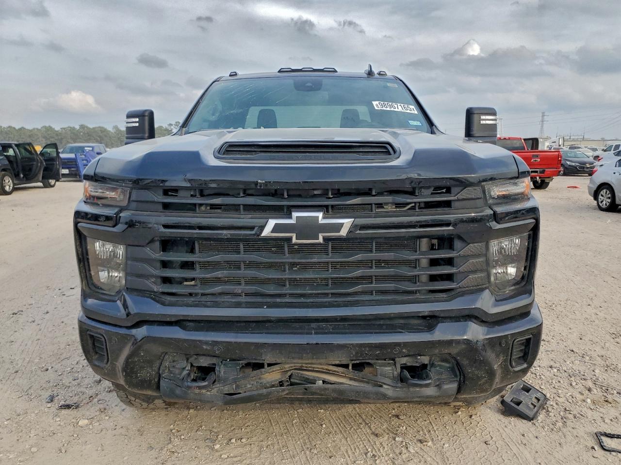 2025 CHEVROLET SILVERADO K2500 CUSTOM photo 5