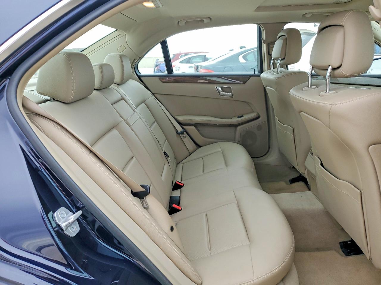 2011 MERCEDES-BENZ E 350 BLUETEC photo 10
