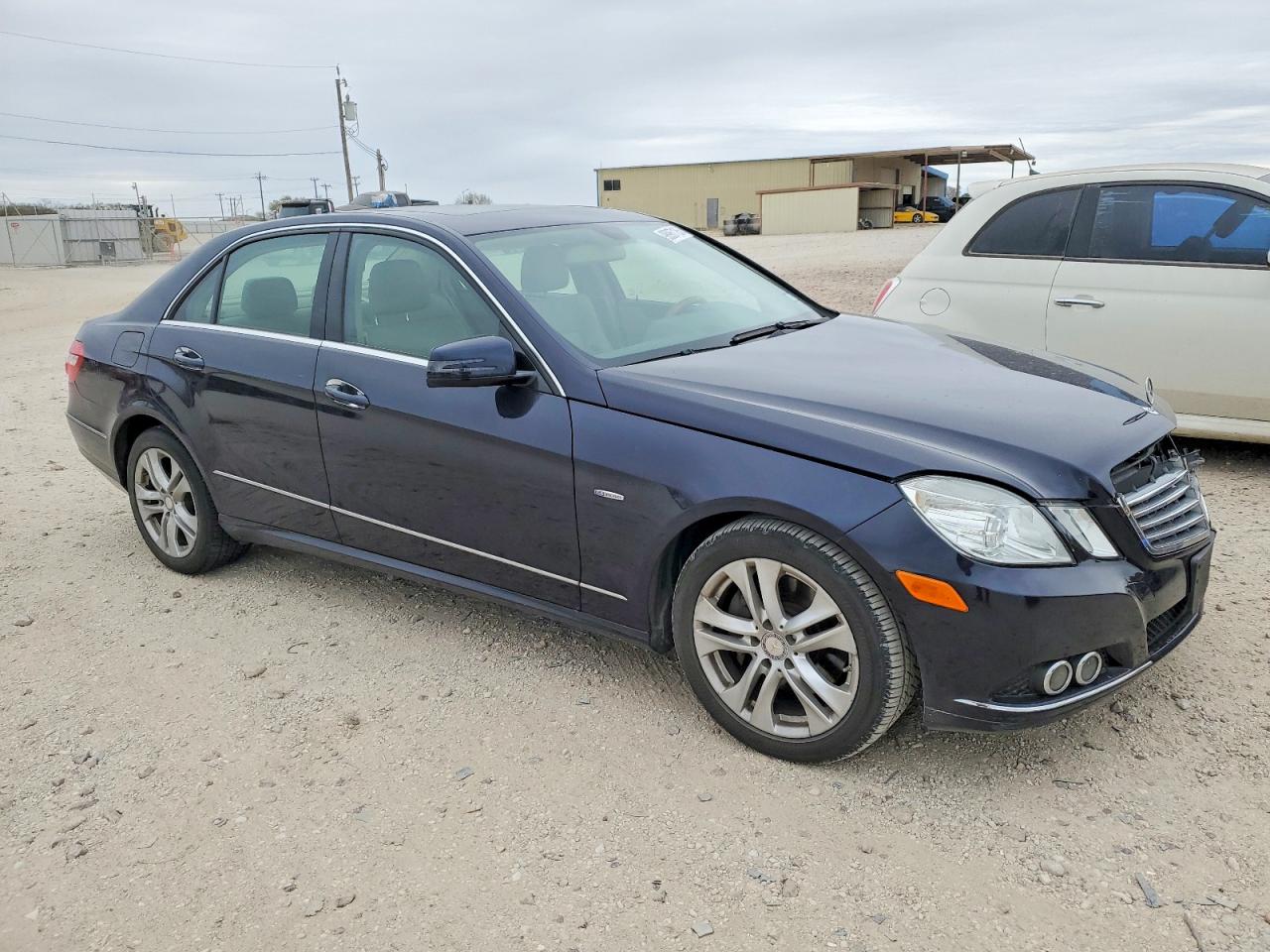 2011 MERCEDES-BENZ E 350 BLUETEC photo 4