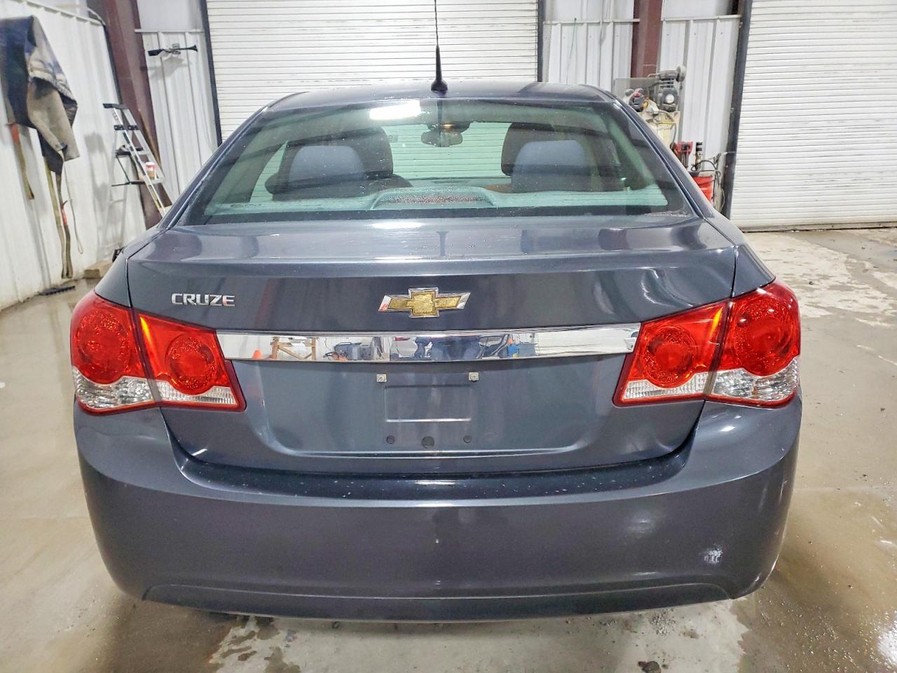 2013 CHEVROLET CRUZE LS photo 6