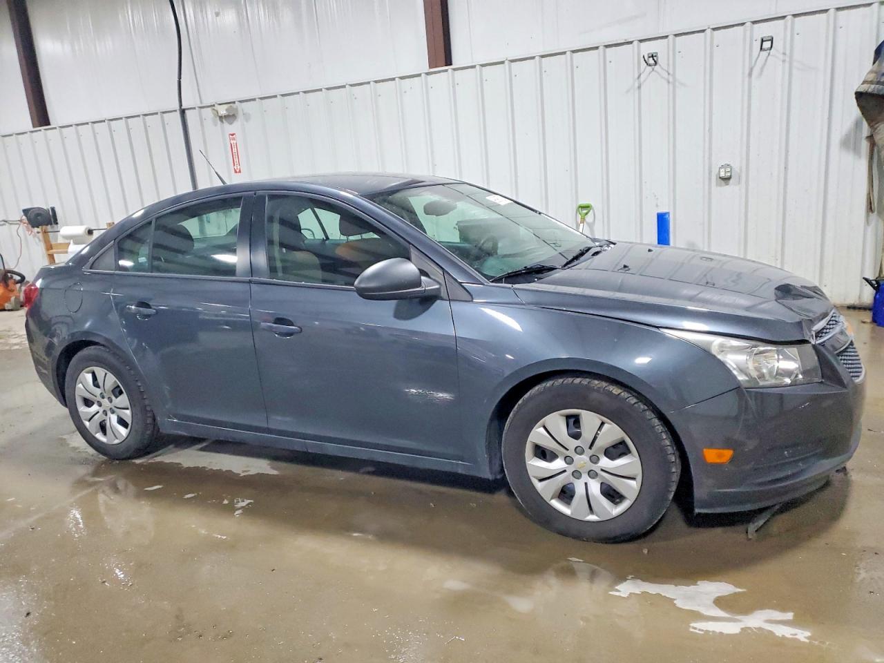 2013 CHEVROLET CRUZE LS photo 4