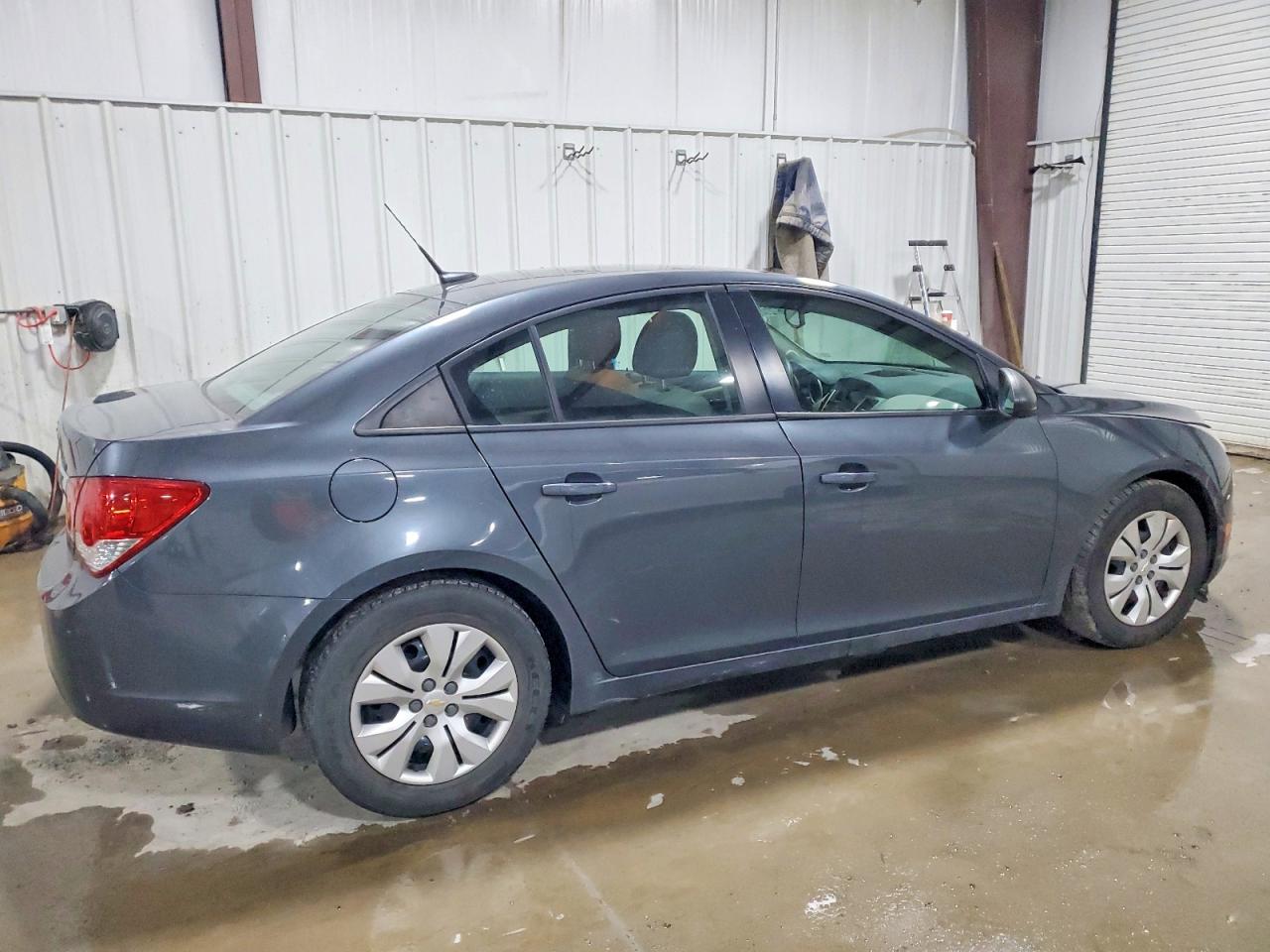 2013 CHEVROLET CRUZE LS photo 3