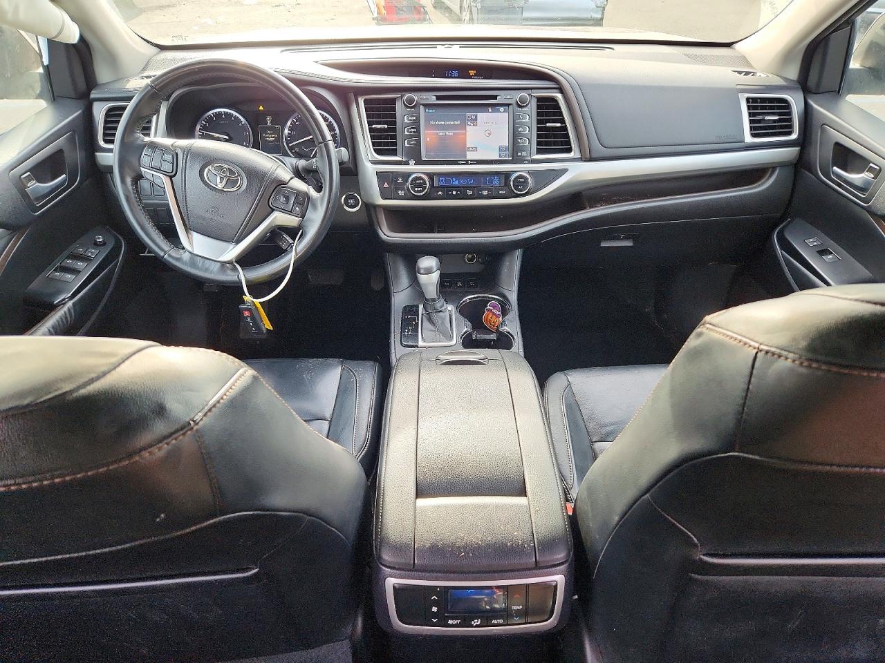 2014 TOYOTA HIGHLANDER XLE photo 8