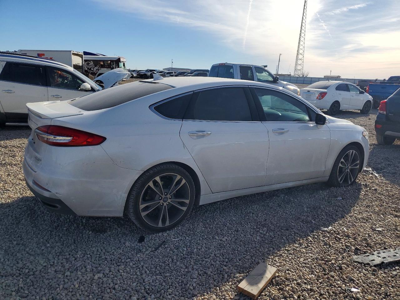 2019 FORD FUSION TITANIUM photo 3