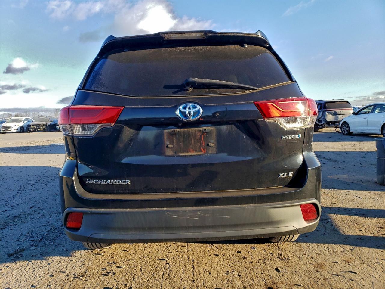 2017 TOYOTA HIGHLANDER HYBRID photo 16