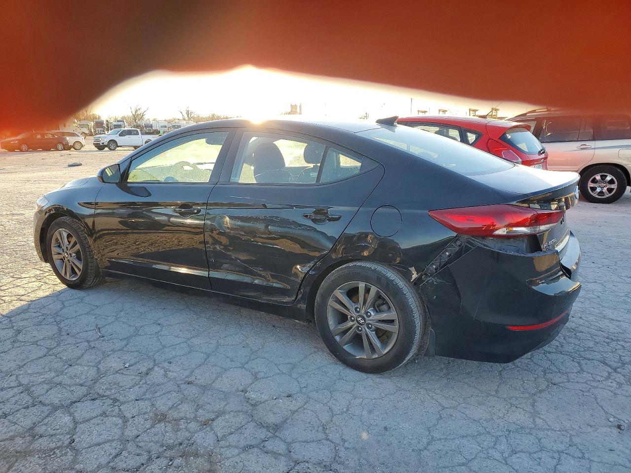 2018 HYUNDAI ELANTRA SEL photo 2