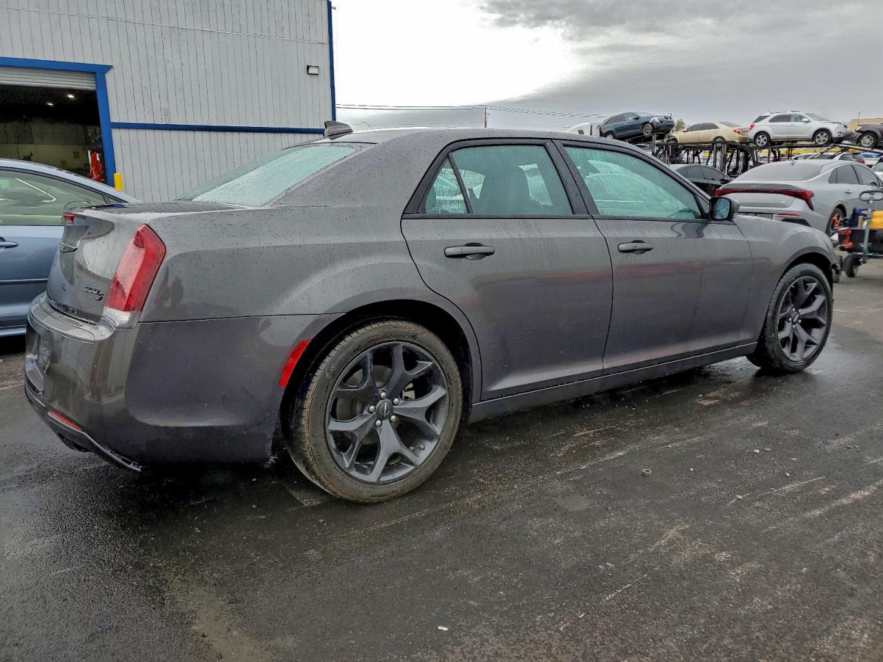 2023 CHRYSLER 300 S photo 3