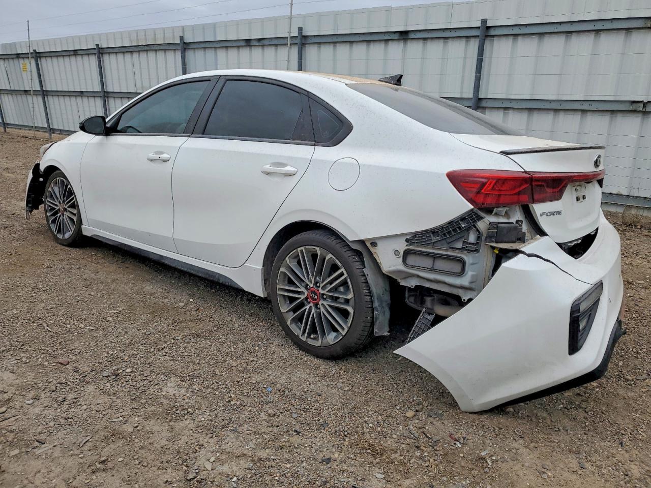 2021 KIA FORTE GT photo 2