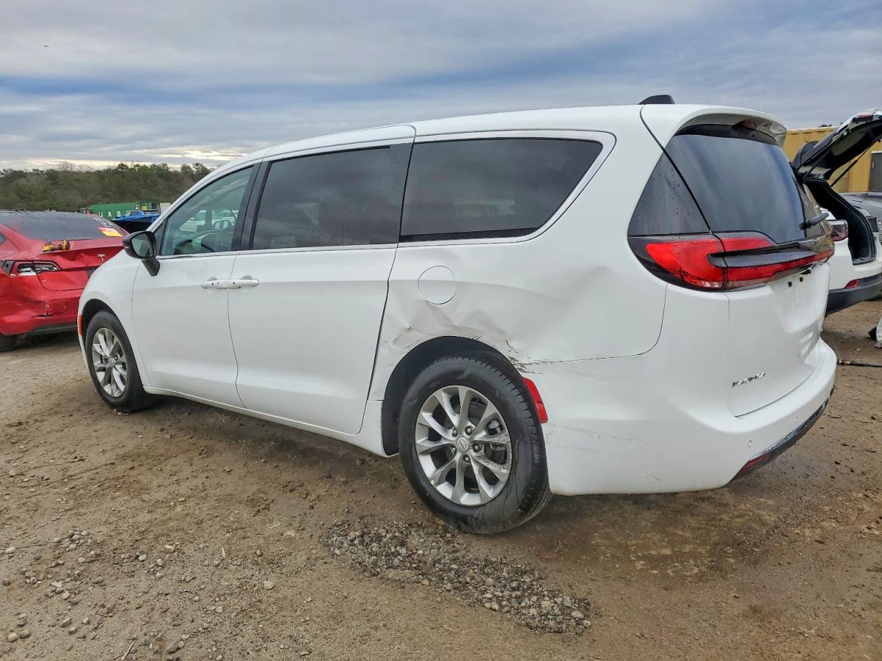 2026 CHRYSLER PACIFICA LIMITED photo 2