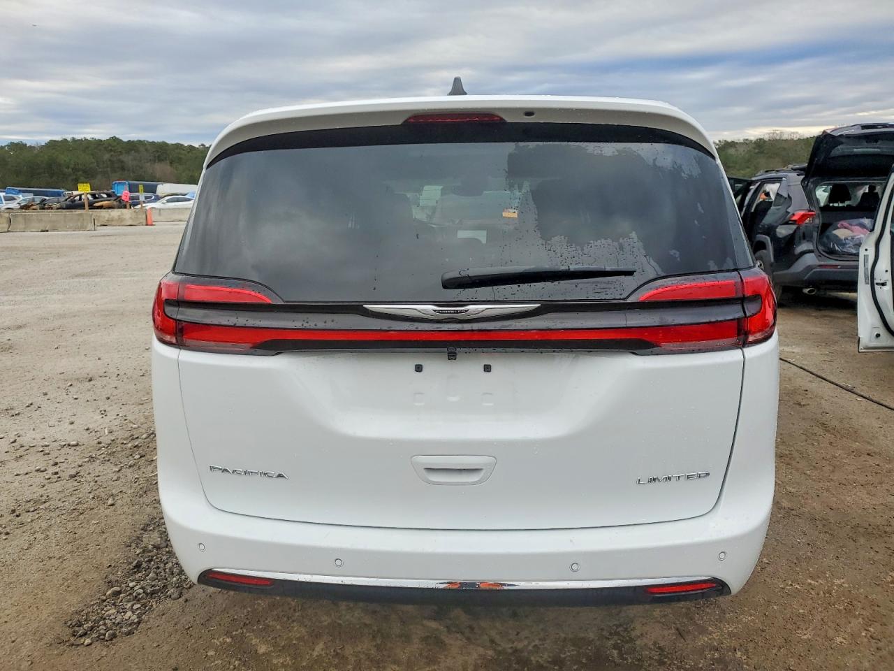 2026 CHRYSLER PACIFICA LIMITED photo 6