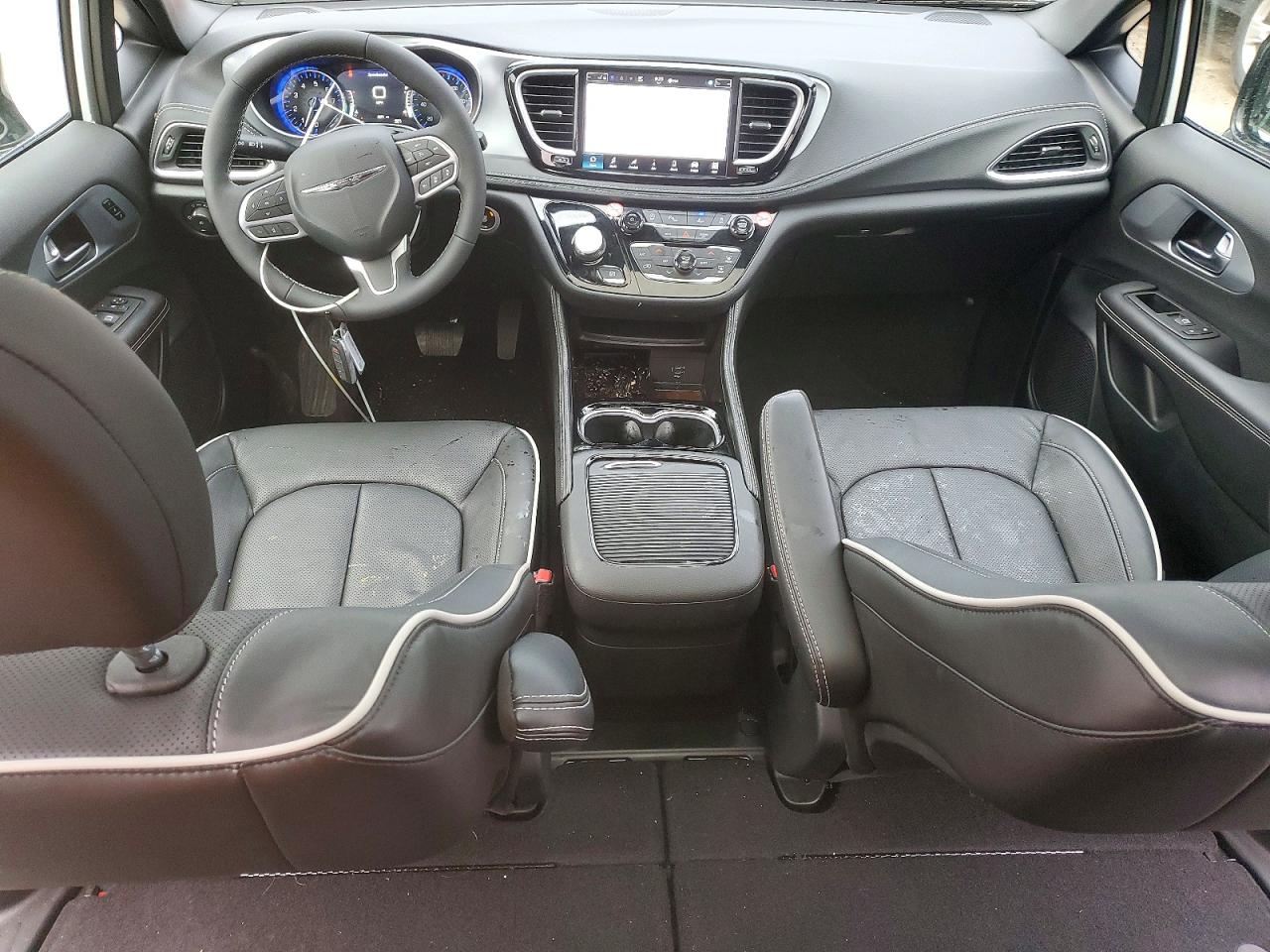 2026 CHRYSLER PACIFICA LIMITED photo 8