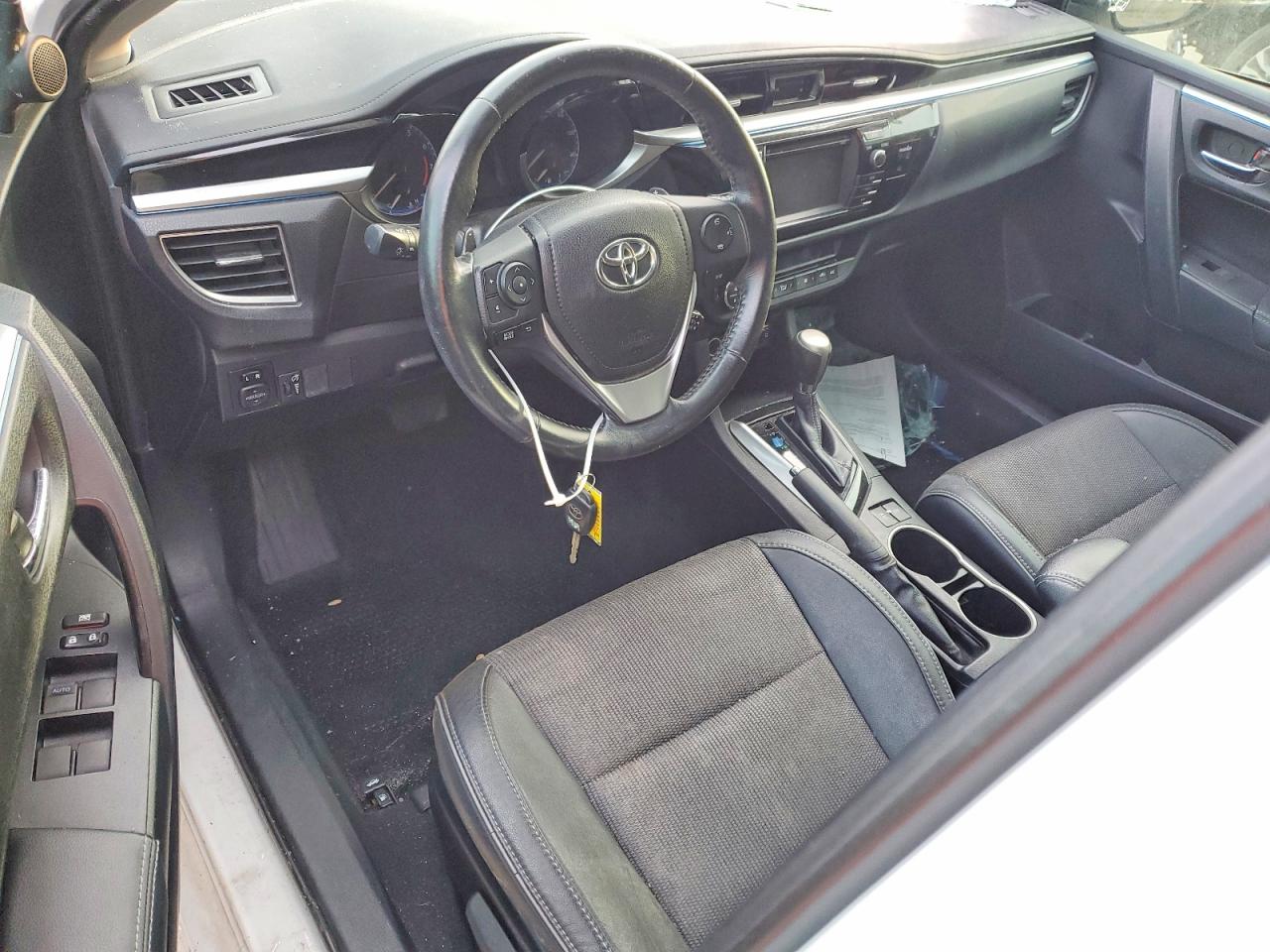 2014 TOYOTA COROLLA L photo 15