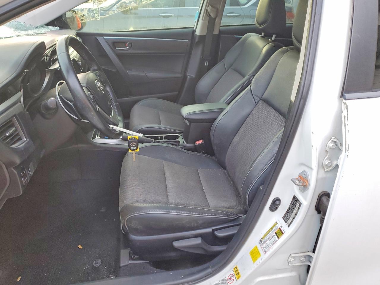 2014 TOYOTA COROLLA L photo 13