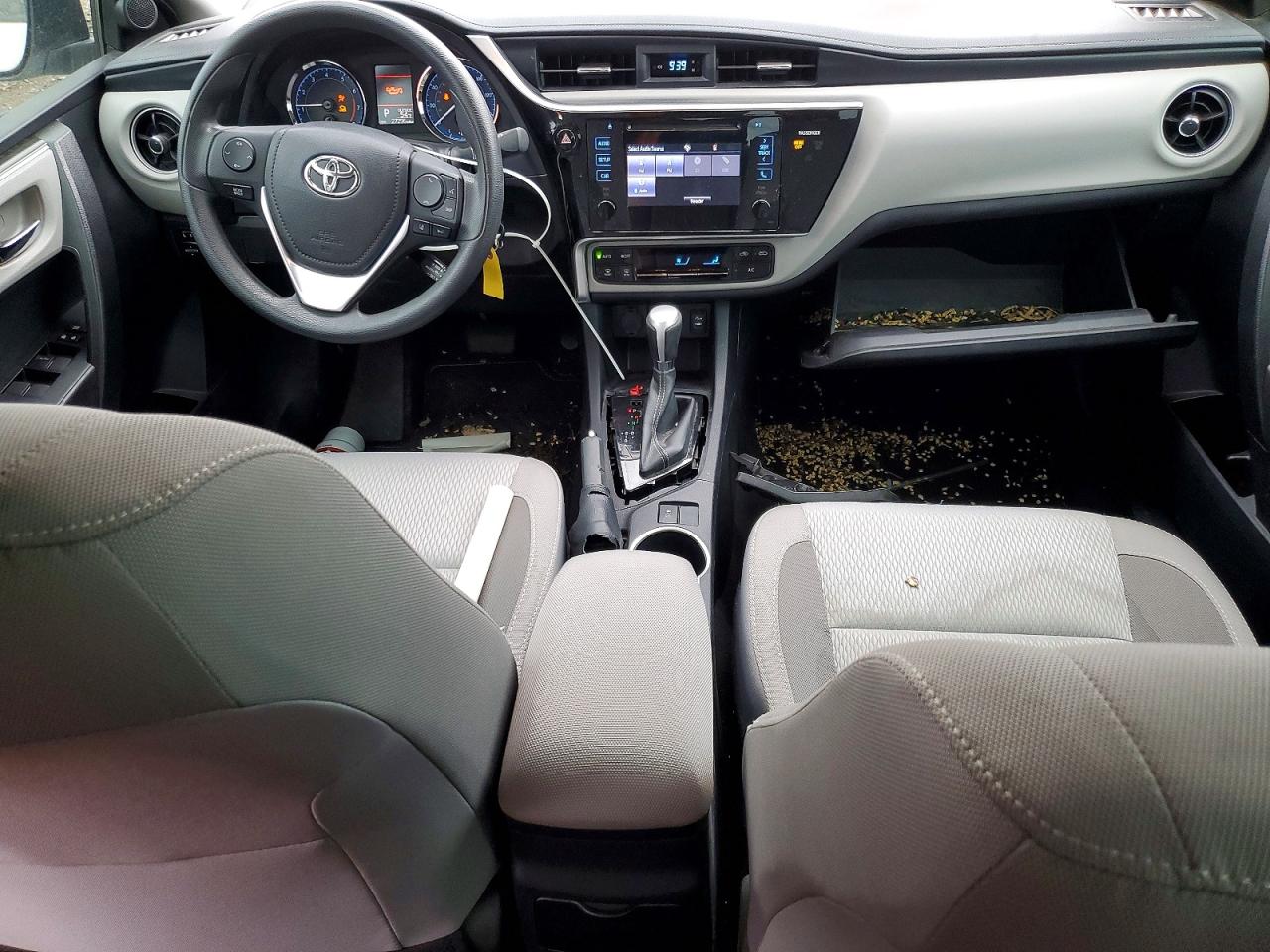 2017 TOYOTA COROLLA L photo 15