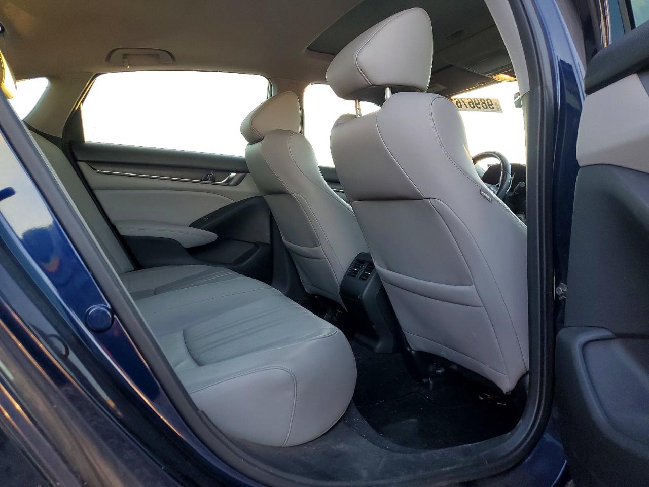 2018 HONDA ACCORD EXL photo 10