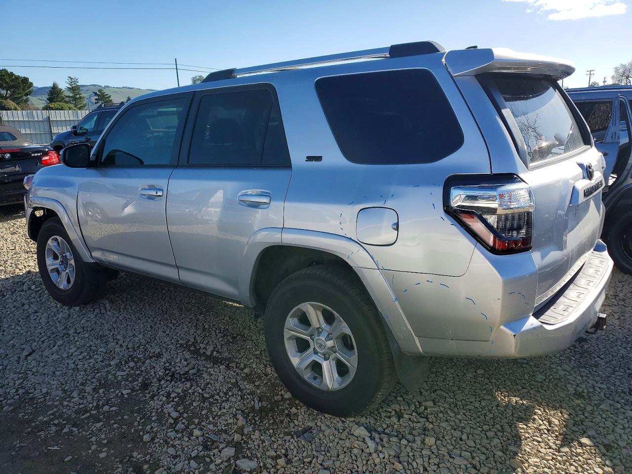2022 TOYOTA 4RUNNER SR5/SR5 PREMIUM photo 2