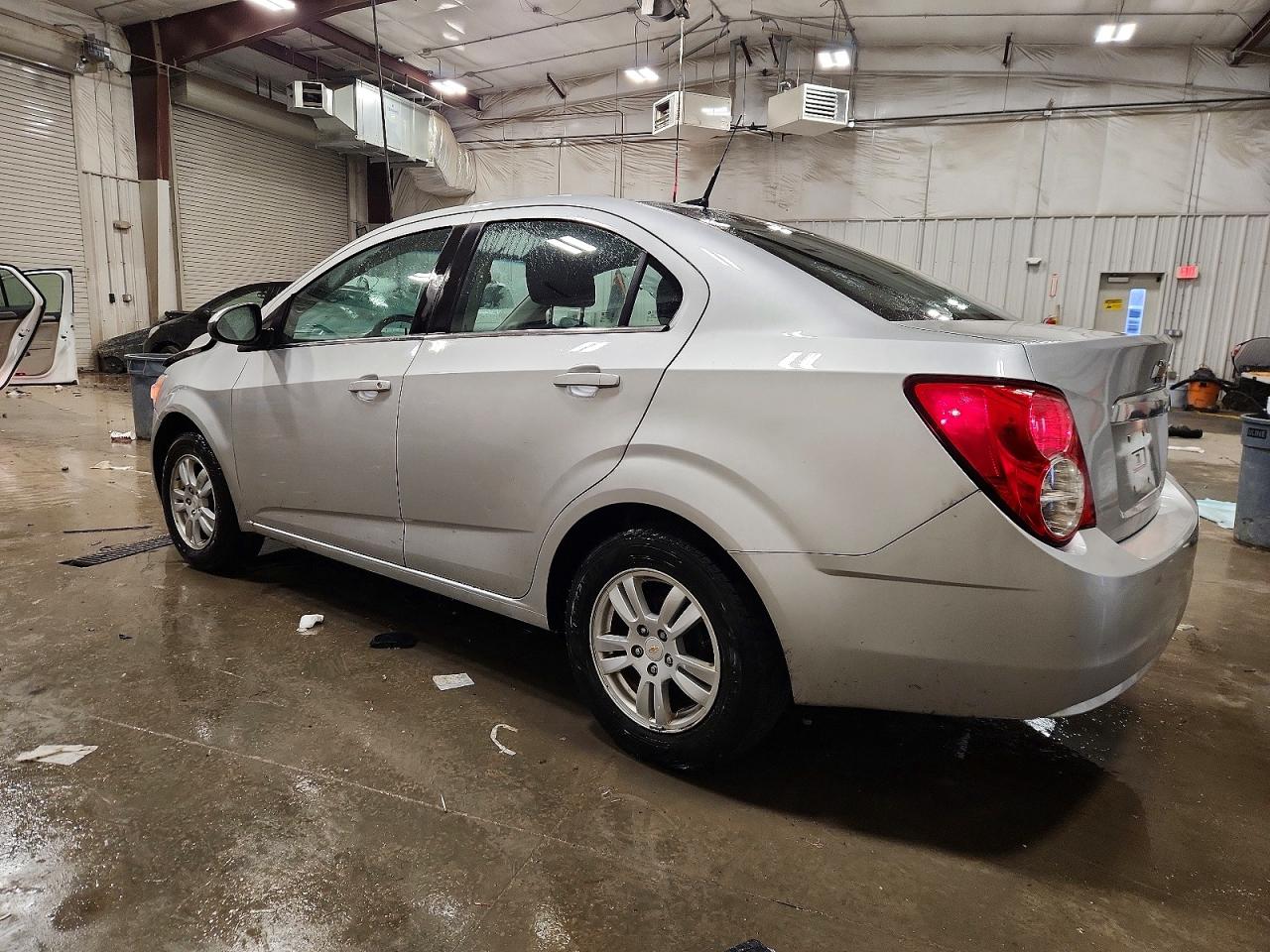 2014 CHEVROLET SONIC LT photo 2