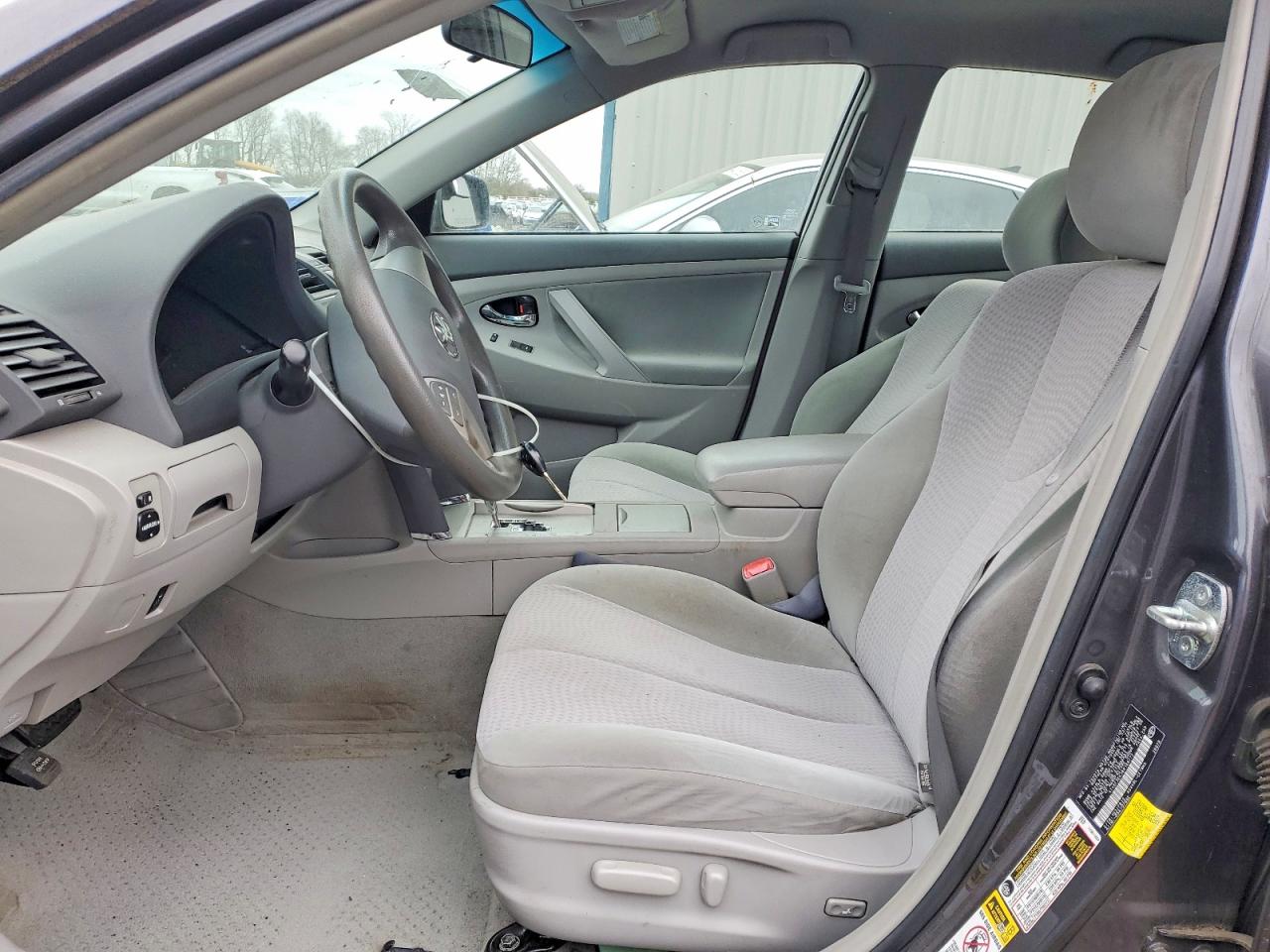 2011 TOYOTA CAMRY BASE photo 7