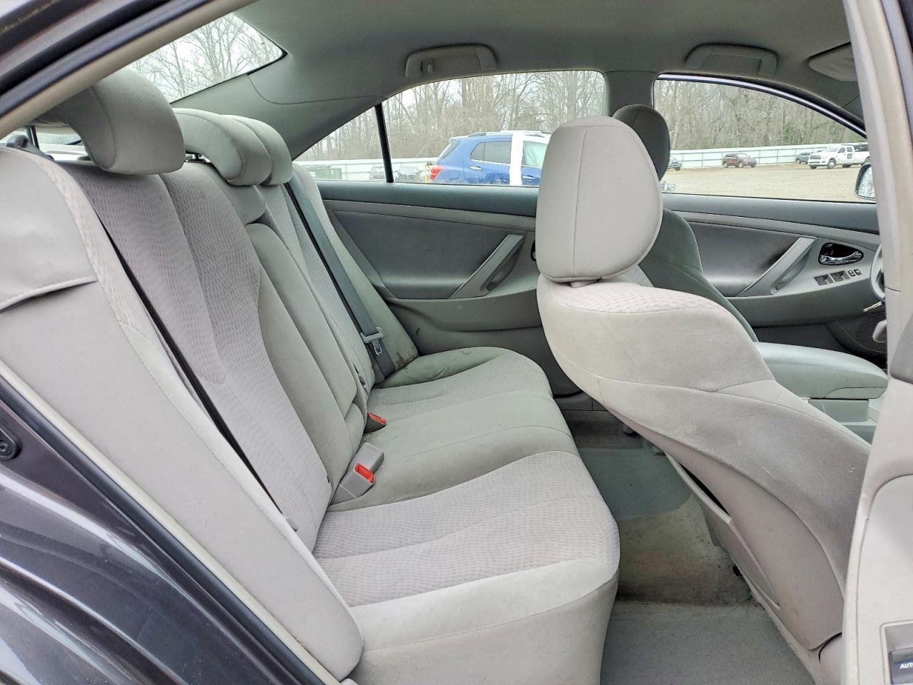 2011 TOYOTA CAMRY BASE photo 10