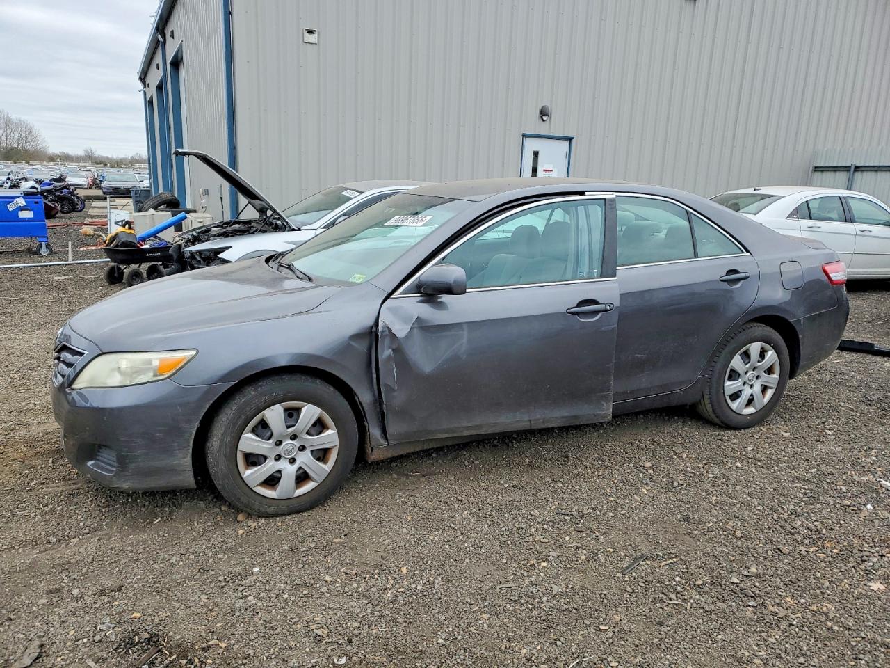 2011 TOYOTA CAMRY