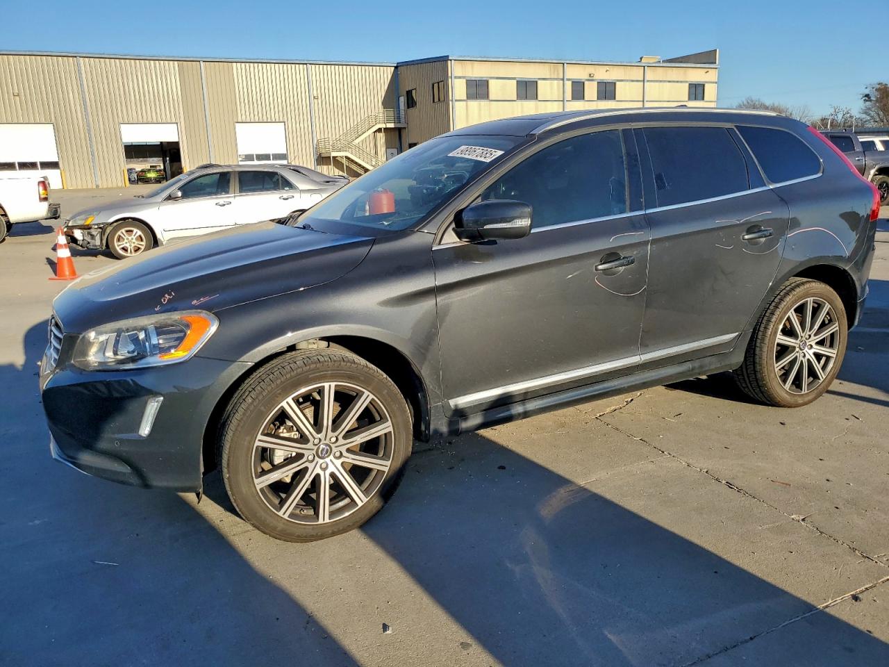 2015 VOLVO XC60