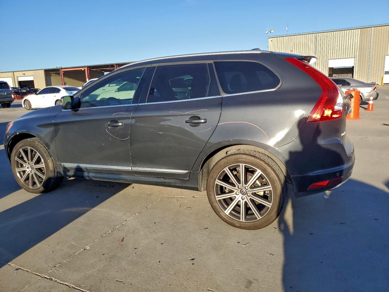 2015 VOLVO XC60 T5 PREMIER photo 2