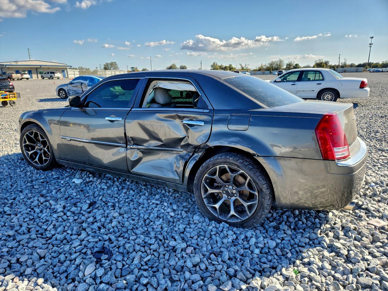 2009 CHRYSLER 300C photo 2