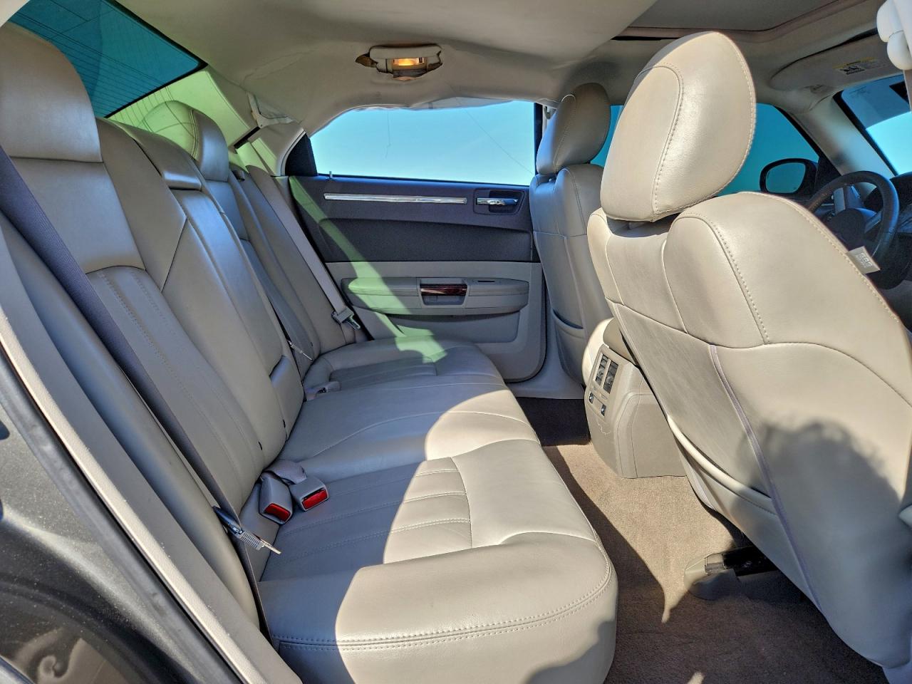 2009 CHRYSLER 300C photo 10