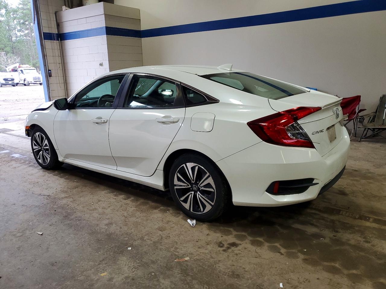 2017 HONDA CIVIC EX photo 2