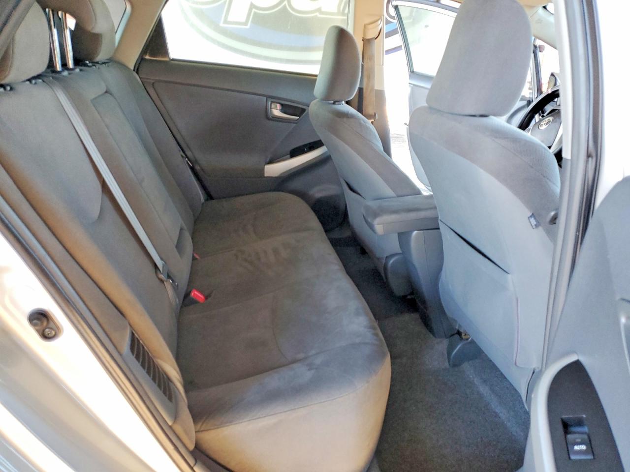 2010 TOYOTA PRIUS photo 19